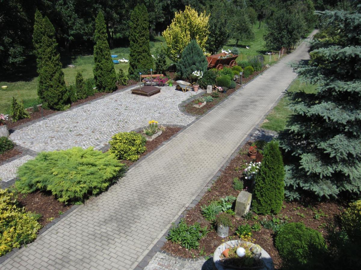 Ferienwohnung Im Schlossgarten Herbsleben Bagian luar foto